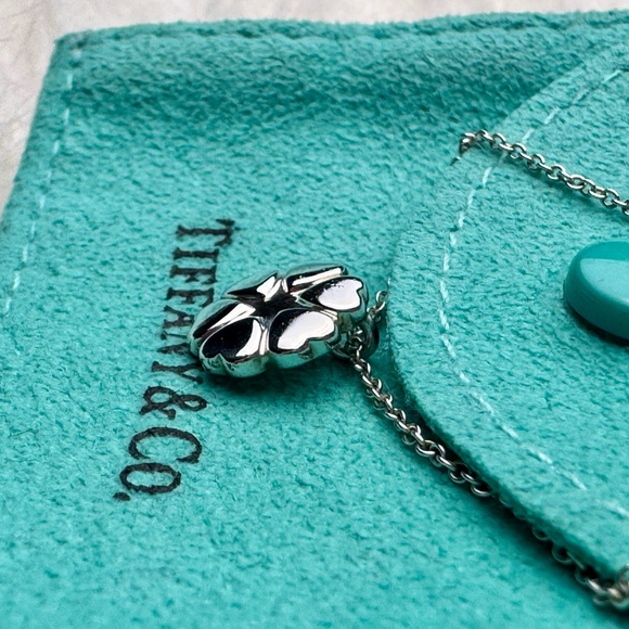 Authentic Tiffany & Co. Paloma Picasso Crown of Hearts Pendant Vintage Necklace - Picture 3 of 7